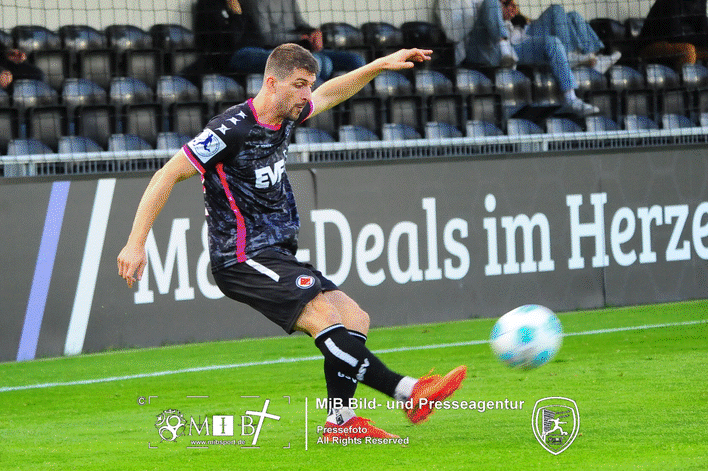 Eintracht Frankfurt II vs 1 G&ouml;ppinger SV (1368)